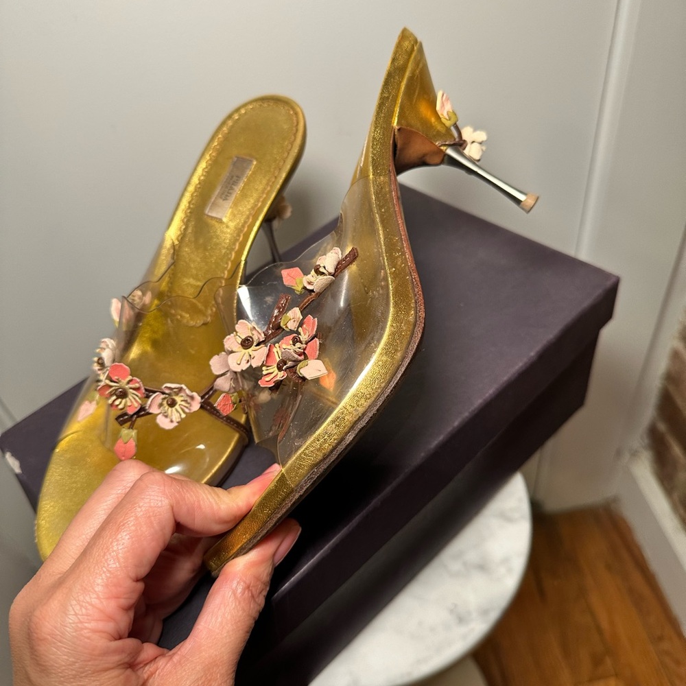 Vintage Prada Gold Leather Floral PVC Mules with Metal Heel - Picture 5 of 10
